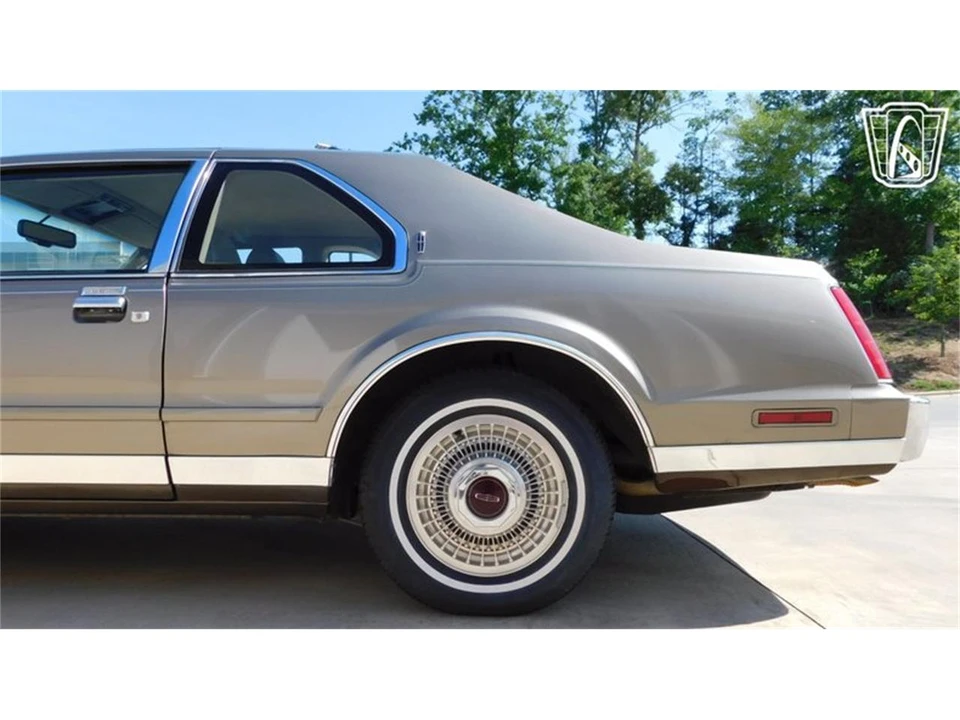1986 Lincoln Continental Mark VII - Image 14 of 31