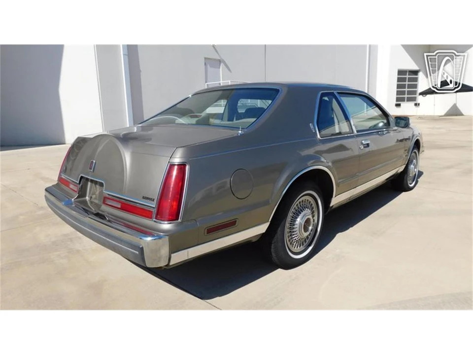 1986 Lincoln Continental Mark VII - Image 24 of 31
