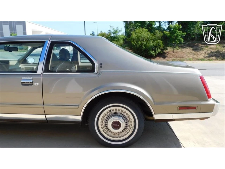 1986 Lincoln Continental Mark VII - Image 15 of 31