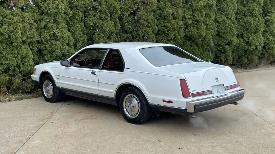 1986 Lincoln Continental Mark VII - Image 3 of 31