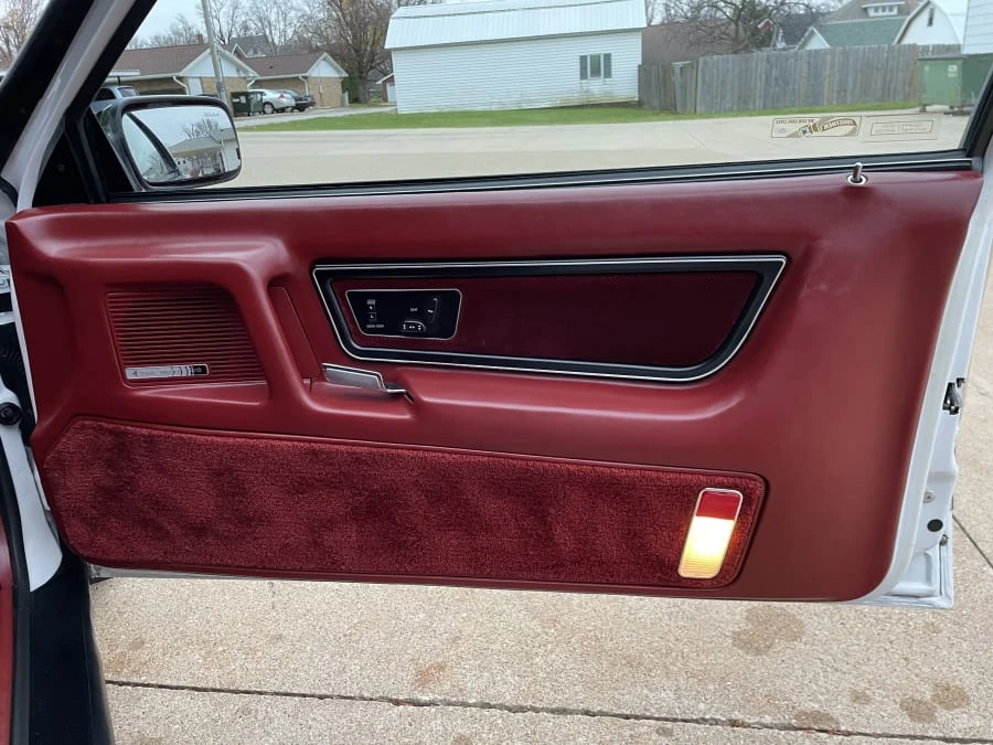 1986 Lincoln Continental Mark VII - Image 29 of 31
