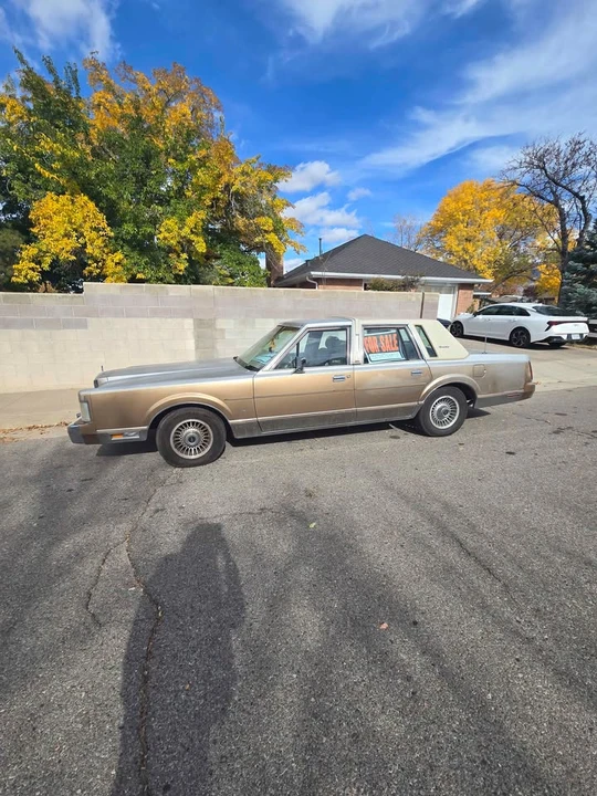 1986 Lincoln Town Car - Image 2 of 13