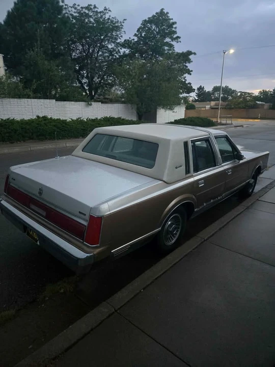 1986 Lincoln Town Car - Image 3 of 13