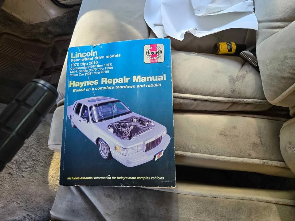 1986 Lincoln Town Car - Image 13 of 13