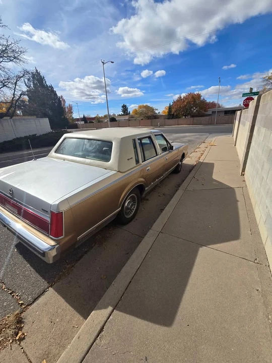 1986 Lincoln Town Car - Image 5 of 13