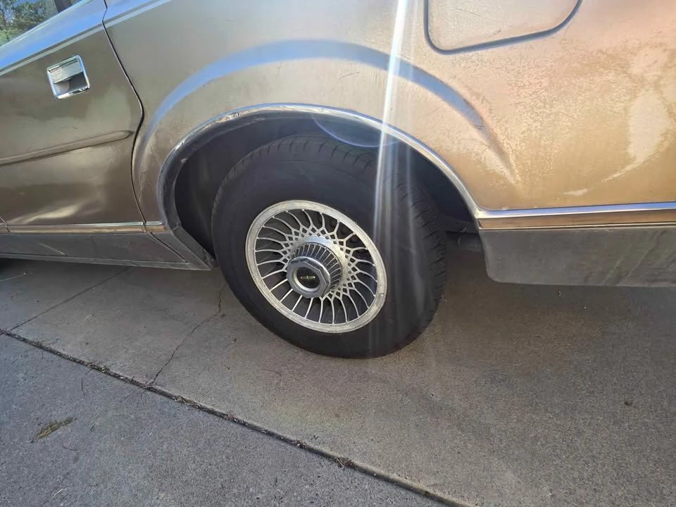 1986 Lincoln Town Car - Image 8 of 13