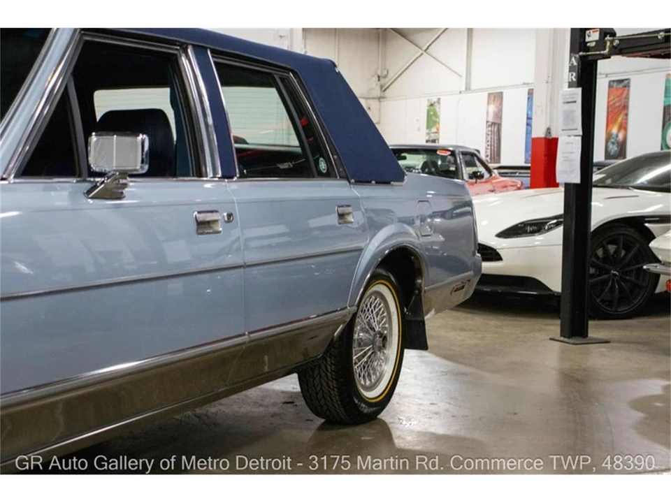 1986 Lincoln Town Car - Image 21 of 31