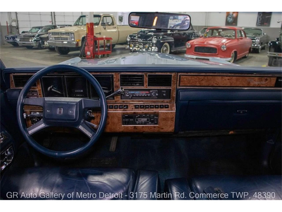 1986 Lincoln Town Car - Image 16 of 31