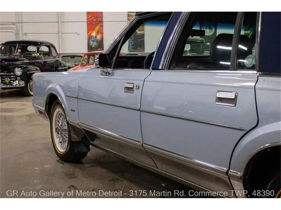 1986 Lincoln Town Car - Image 22 of 31