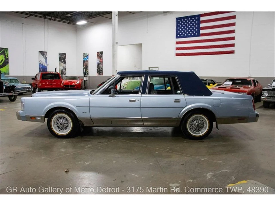 1986 Lincoln Town Car - Image 3 of 31