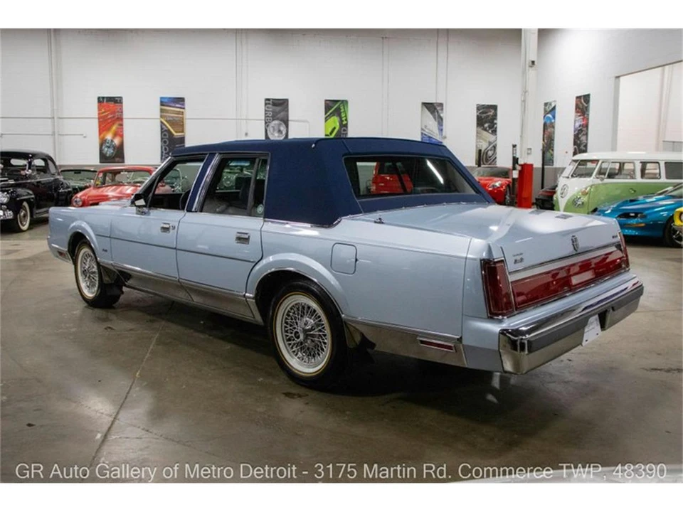1986 Lincoln Town Car - Image 4 of 31