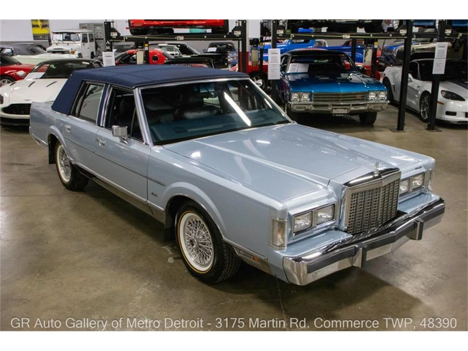 1986 Lincoln Town Car - Image 9 of 31