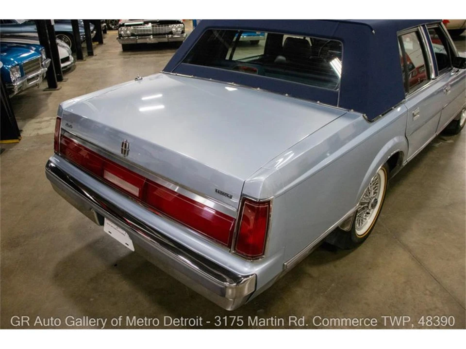 1986 Lincoln Town Car - Image 15 of 31