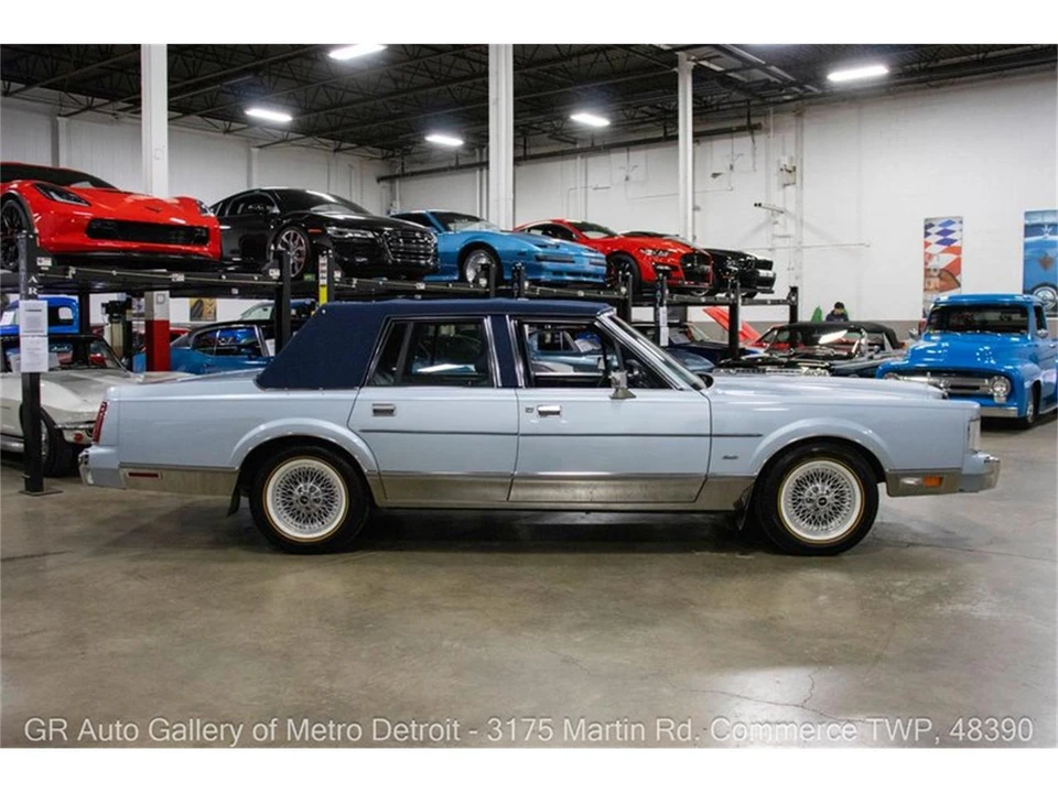 1986 Lincoln Town Car - Image 8 of 31