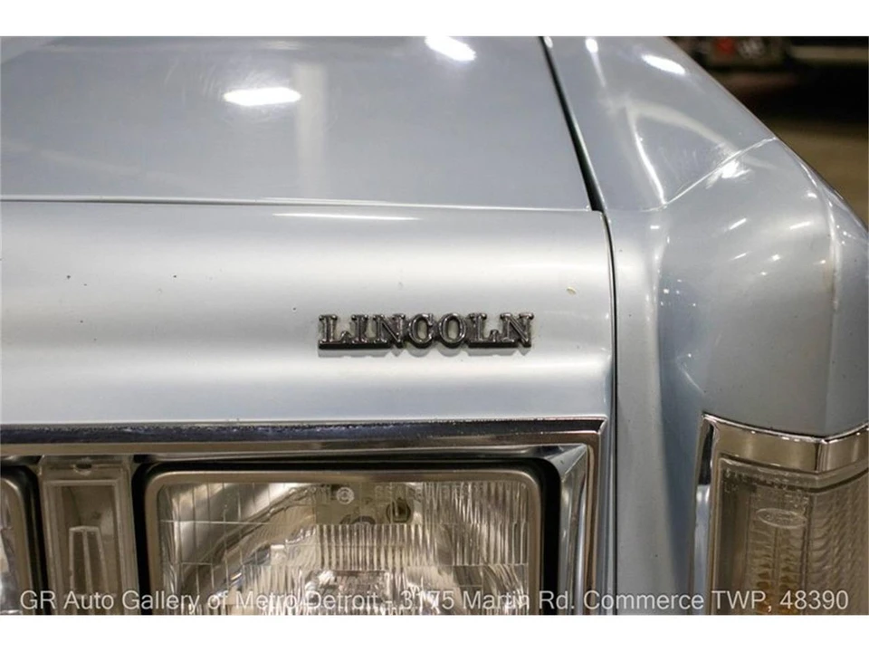 1986 Lincoln Town Car - Image 30 of 31