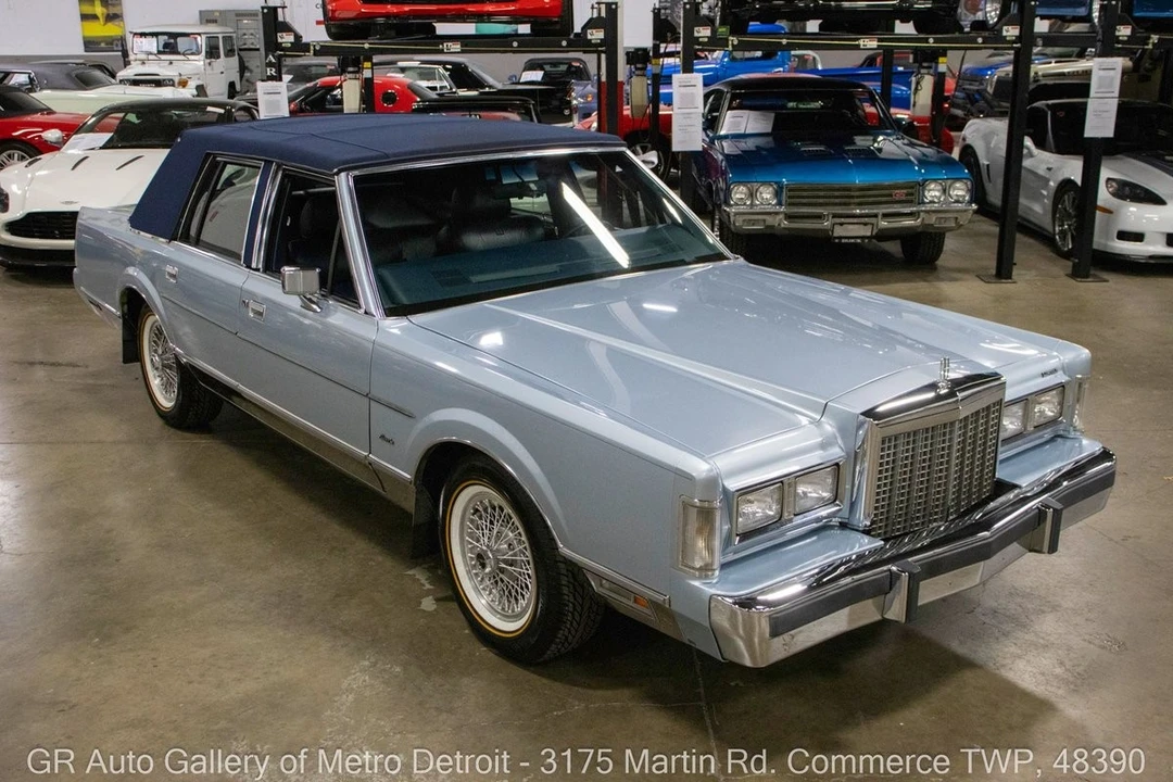 1986 Lincoln Town Car - Image 9 of 12