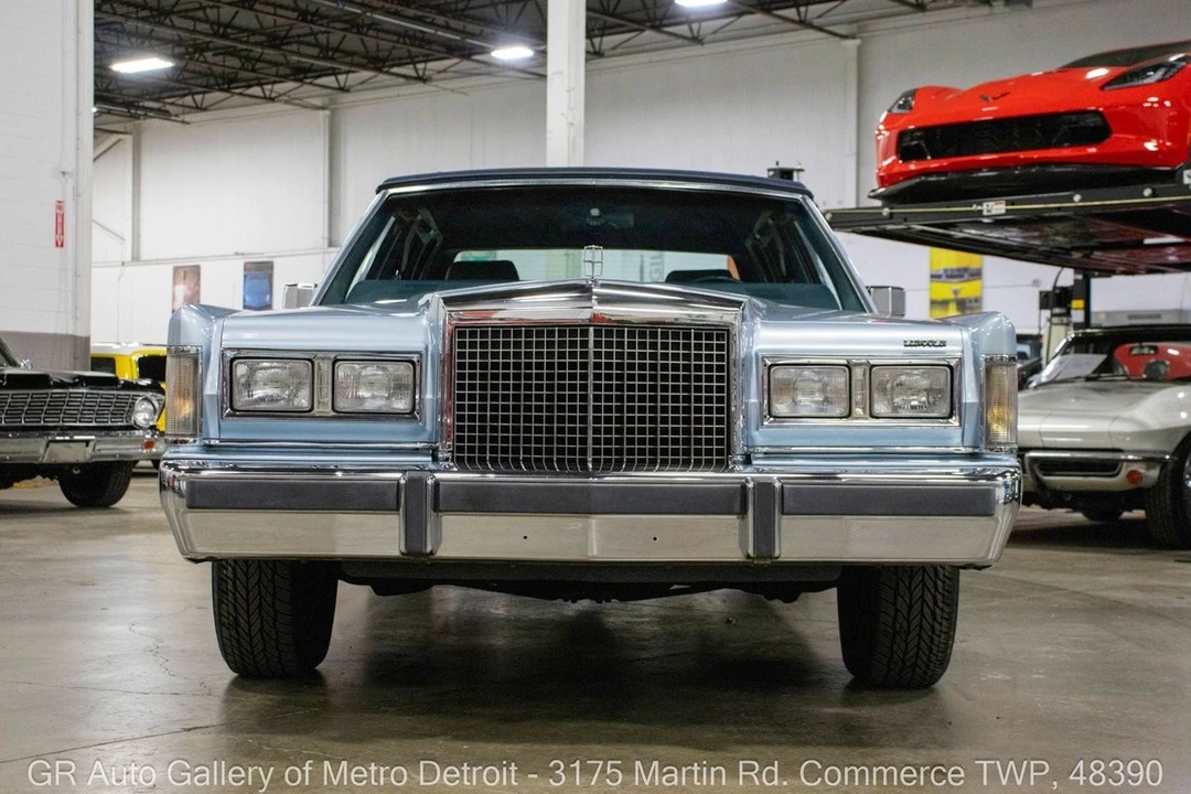 1986 Lincoln Town Car - Image 12 of 21