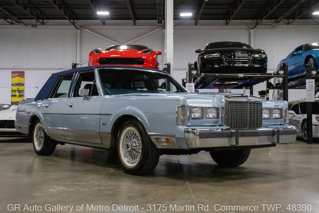 1986 Lincoln Town Car - Image 10 of 12