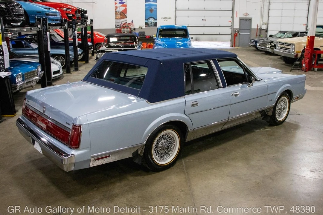 1986 Lincoln Town Car - Image 7 of 12