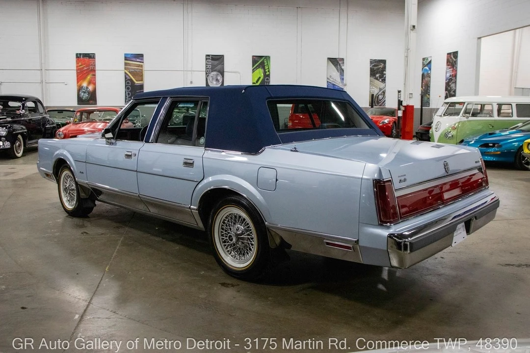 1986 Lincoln Town Car - Image 4 of 12