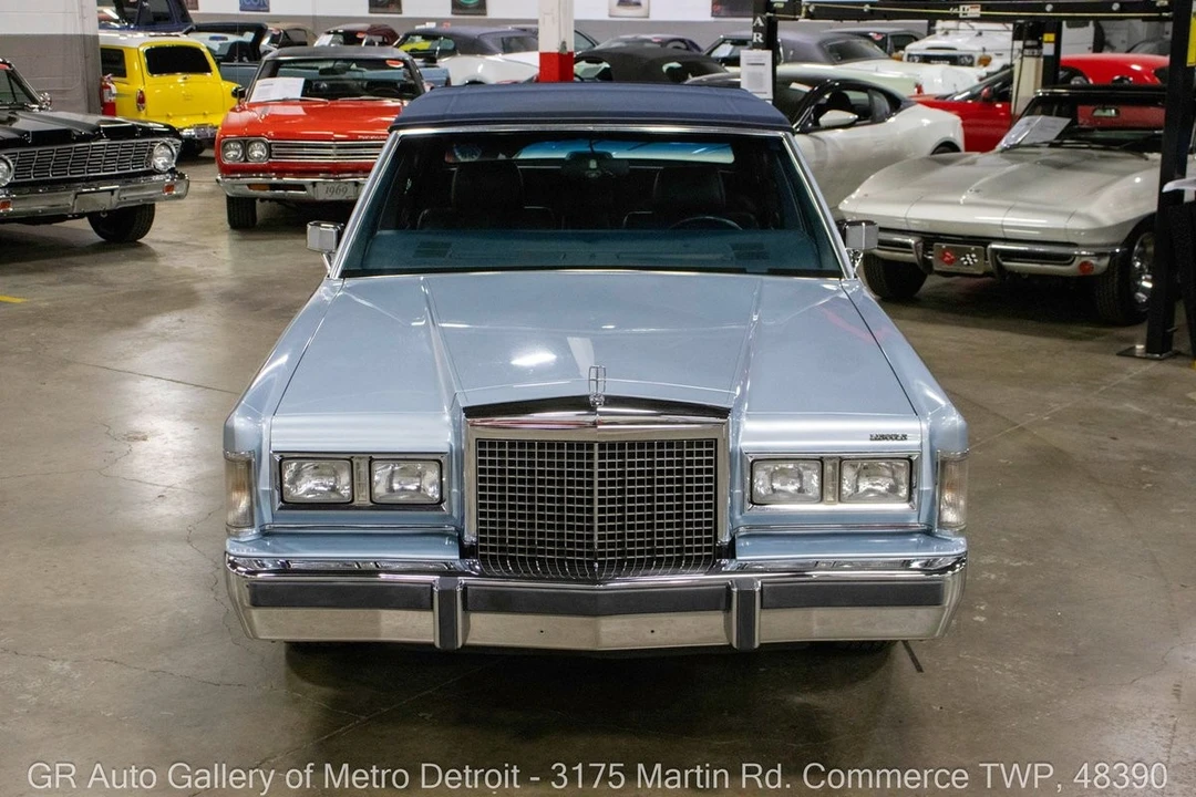 1986 Lincoln Town Car - Image 11 of 12