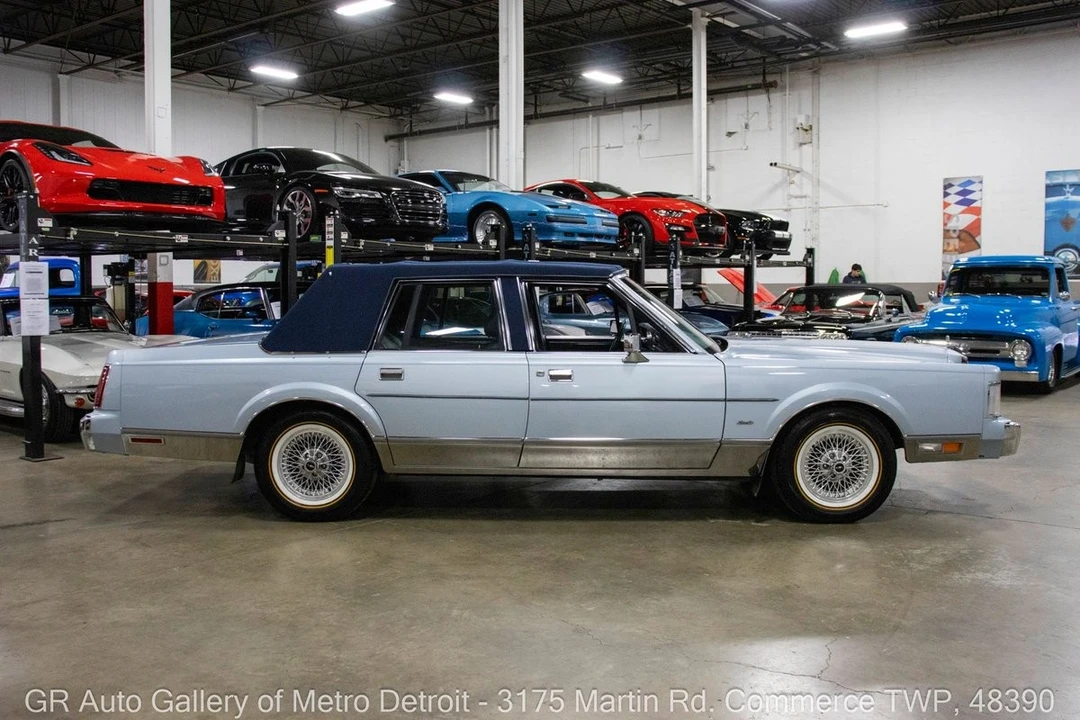 1986 Lincoln Town Car - Image 8 of 12