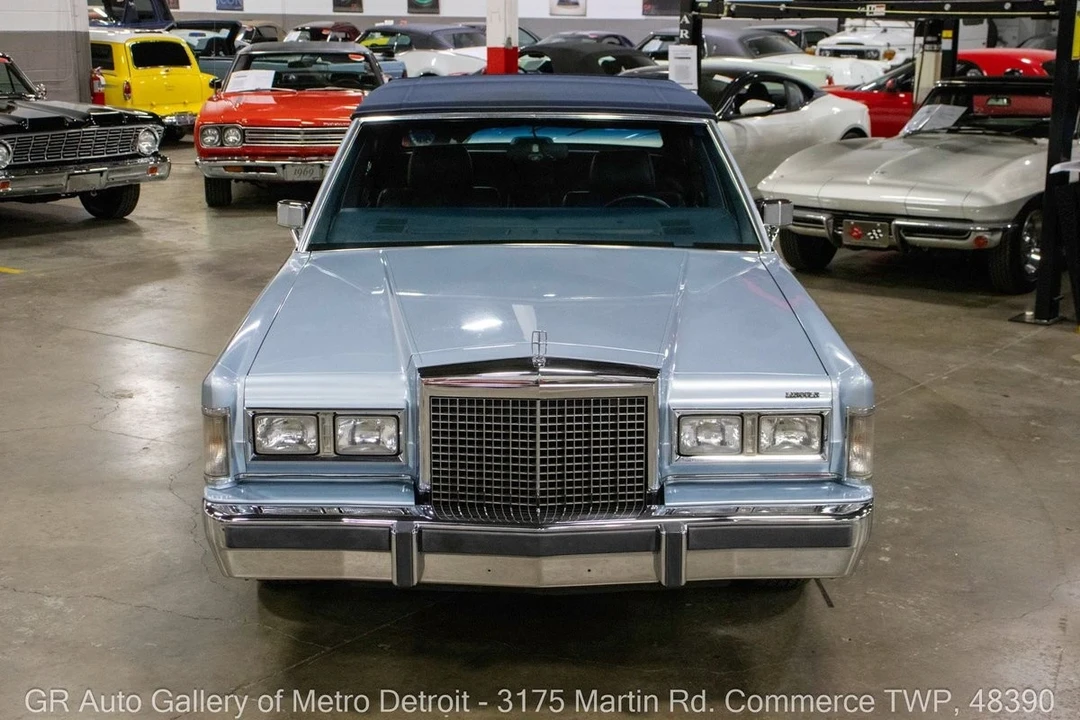 1986 Lincoln Town Car - Image 11 of 12