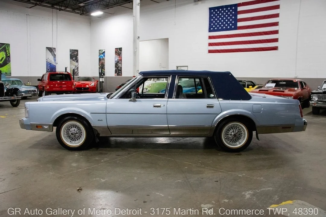 1986 Lincoln Town Car - Image 3 of 12