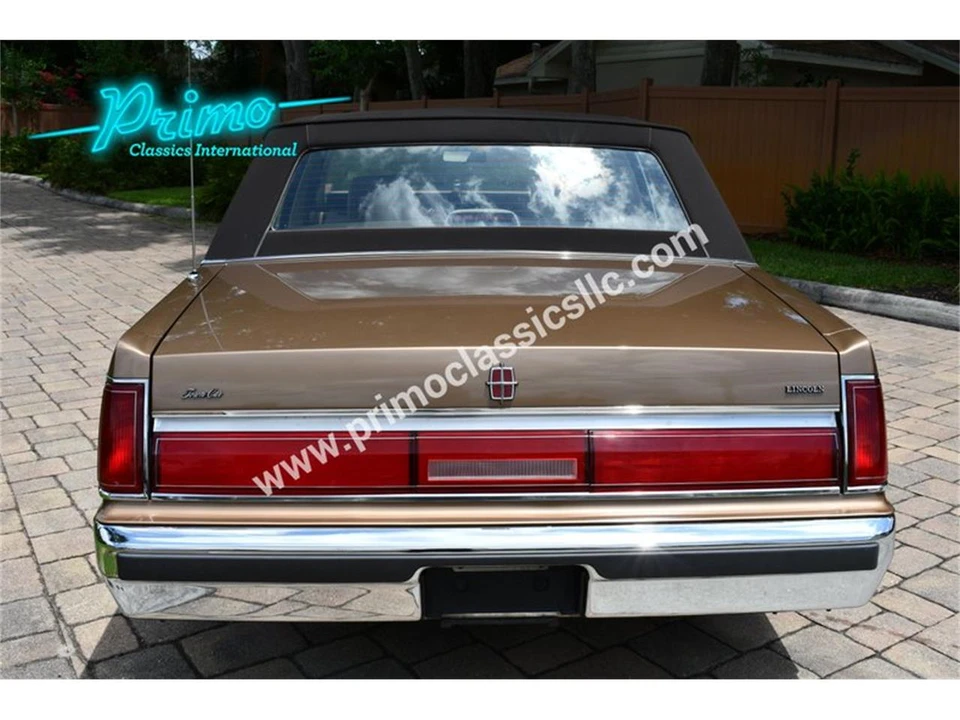 1986 Lincoln Town Car - Image 9 of 31