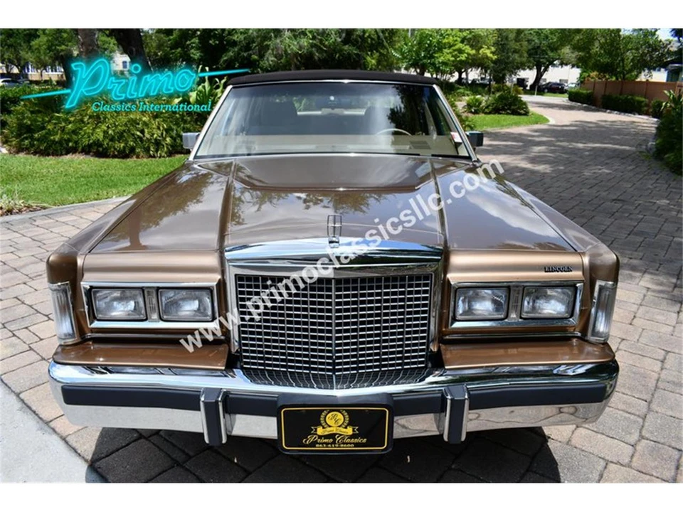 1986 Lincoln Town Car - Image 7 of 31