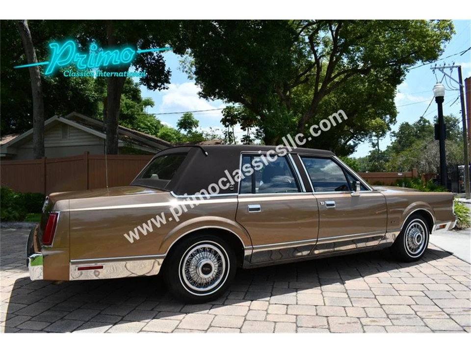 1986 Lincoln Town Car - Image 21 of 31