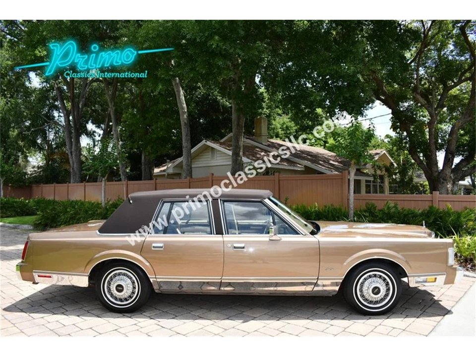 1986 Lincoln Town Car - Image 4 of 31