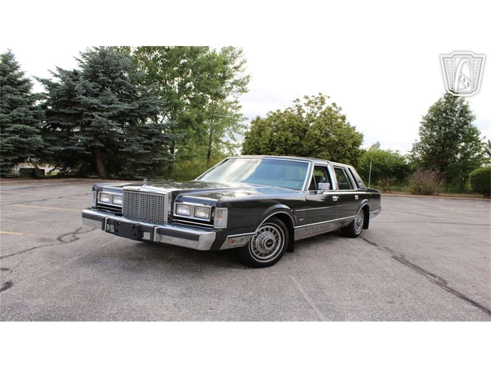 1986 Lincoln Town Car - Image 6 of 31