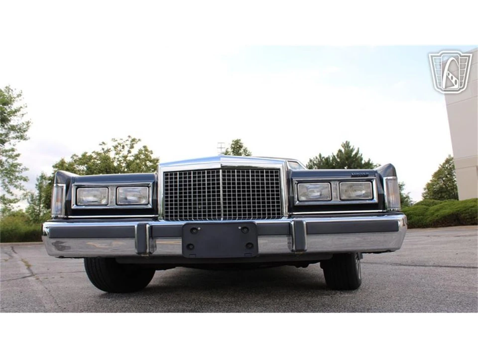 1986 Lincoln Town Car - Image 16 of 31