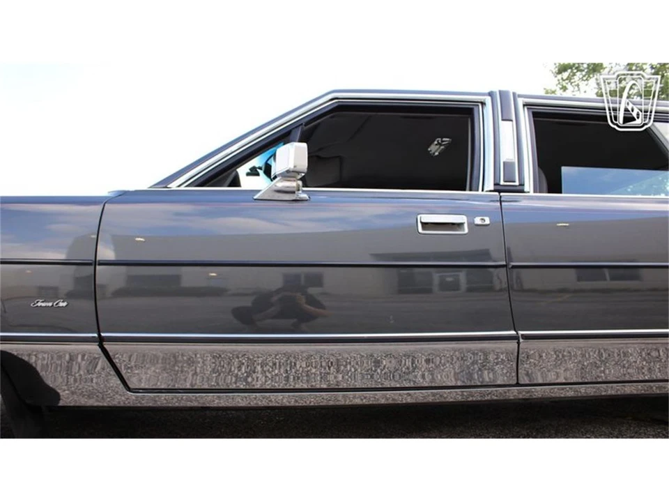 1986 Lincoln Town Car - Image 22 of 31