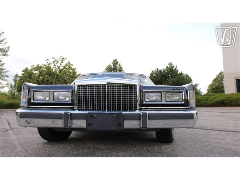 1986 Lincoln Town Car - Image 17 of 31