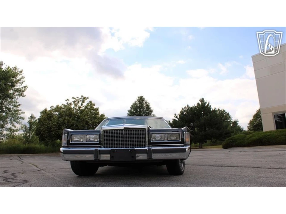 1986 Lincoln Town Car - Image 7 of 31