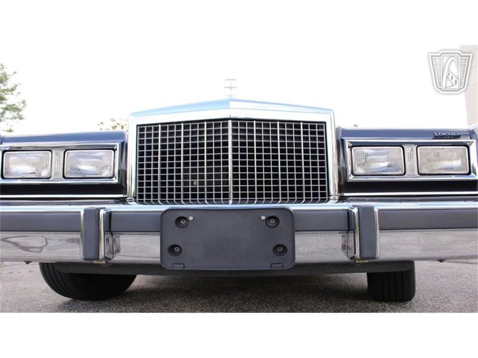1986 Lincoln Town Car - Image 19 of 31