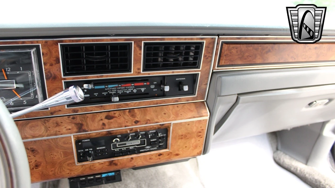 1986 Lincoln Town Car - Image 12 of 12