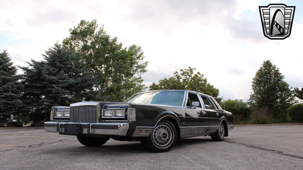 1986 Lincoln Town Car - Image 3 of 12