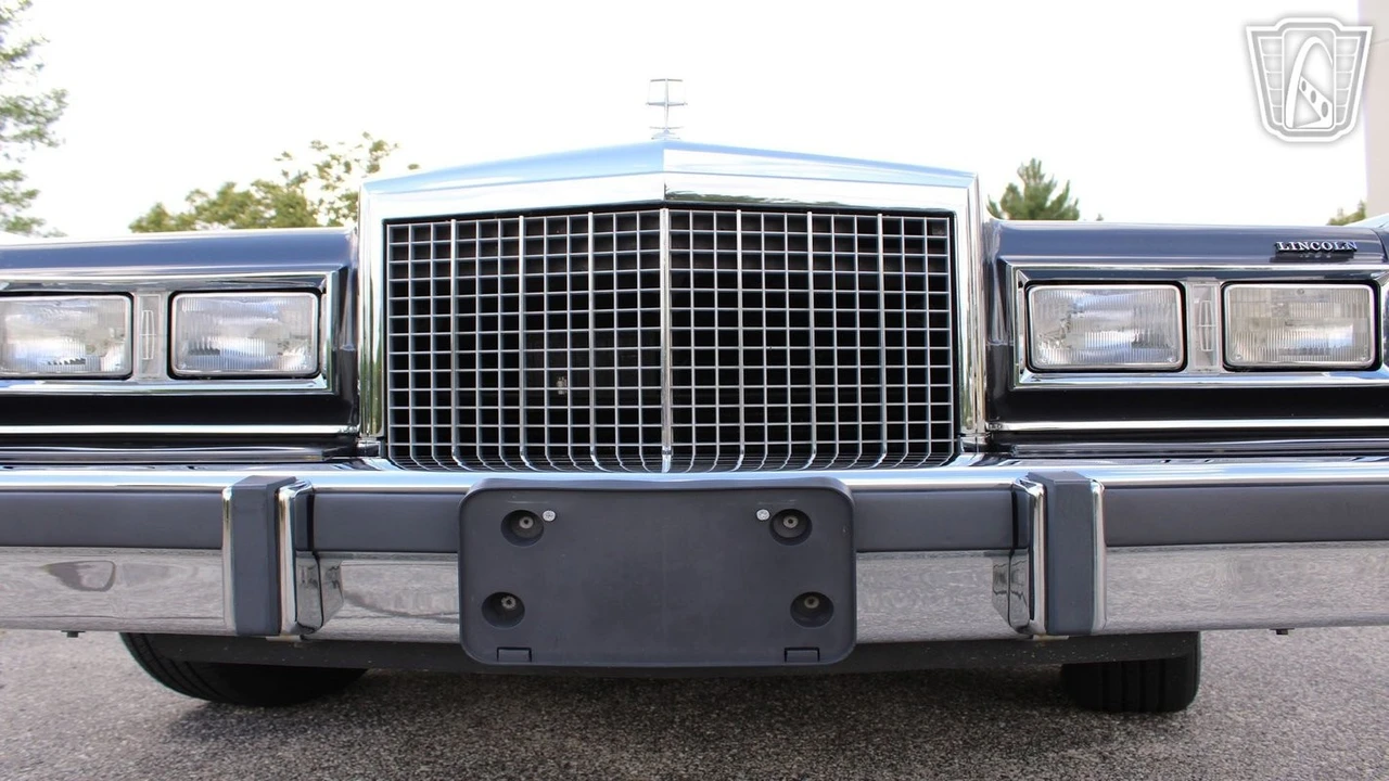 1986 Lincoln Town Car - Image 21 of 21
