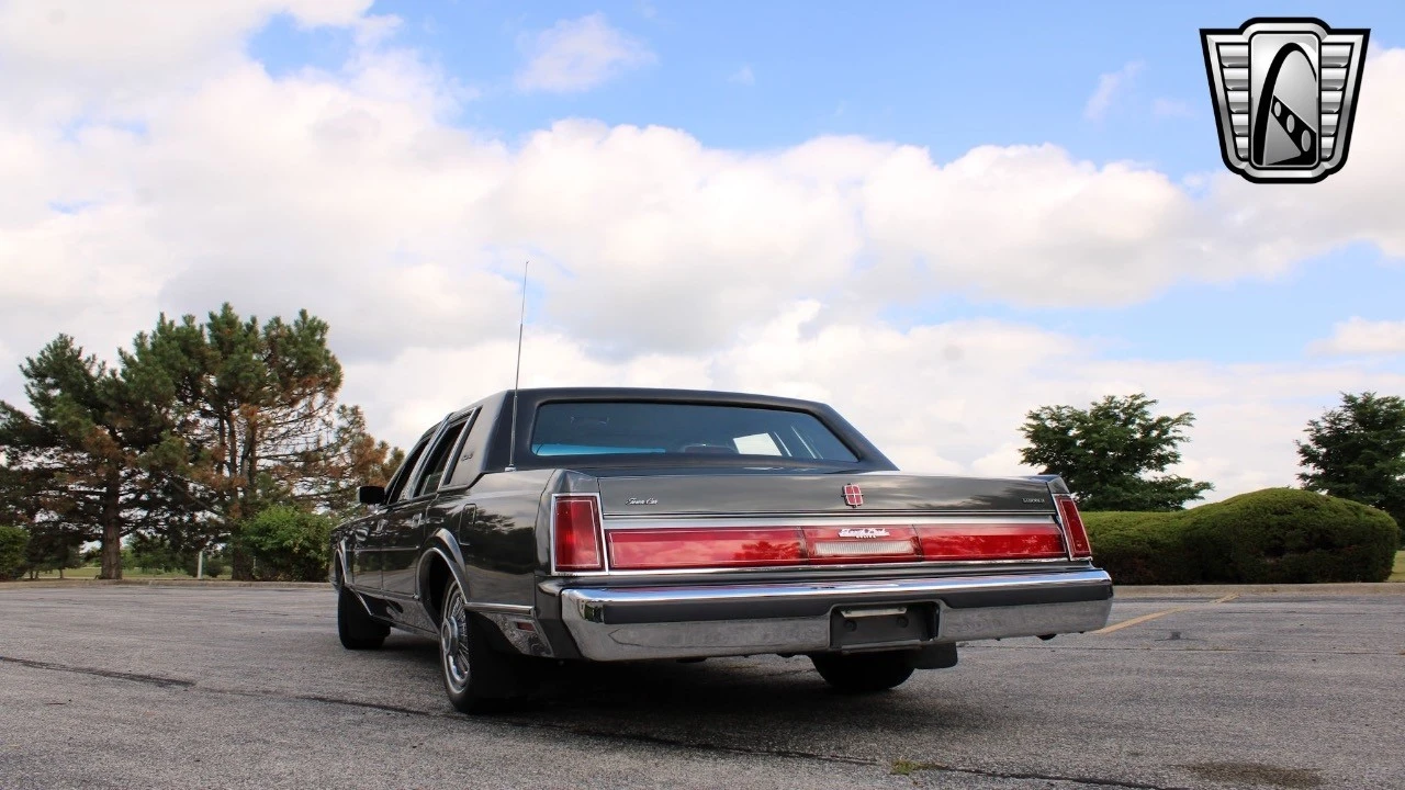 1986 Lincoln Town Car - Image 5 of 12