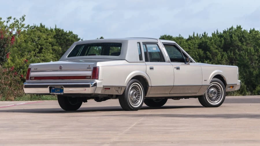1986 Lincoln Town Car - Image 3 of 12
