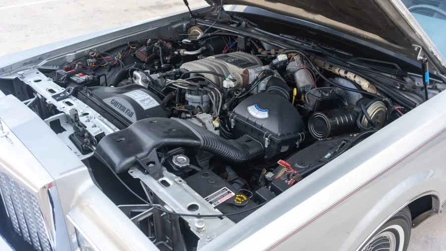 1986 Lincoln Town Car - Image 6 of 12