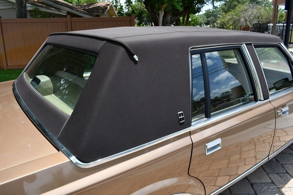 1986 Lincoln Town Car - Image 4 of 21