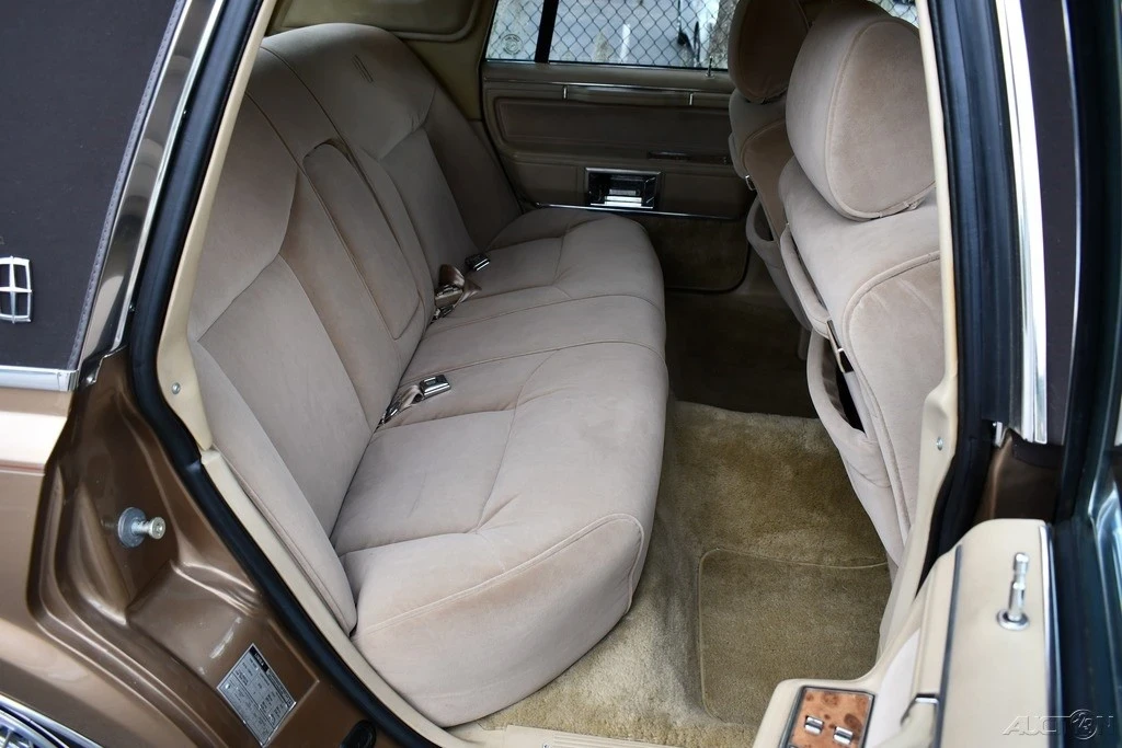 1986 Lincoln Town Car - Image 10 of 21
