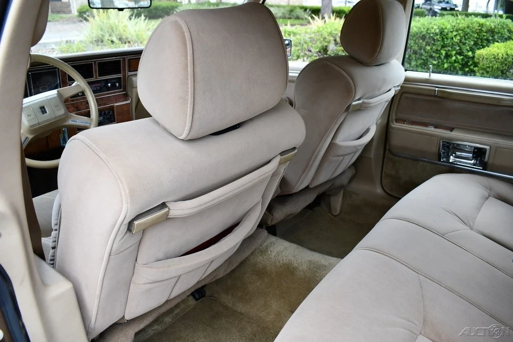 1986 Lincoln Town Car - Image 14 of 21