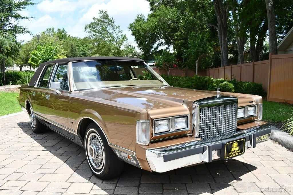 1986 Lincoln Town Car - Image 7 of 21