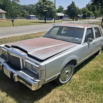 1986 Lincoln Town Car Executive Sedan 4D