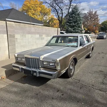 1986 Lincoln Town Car Signature Series